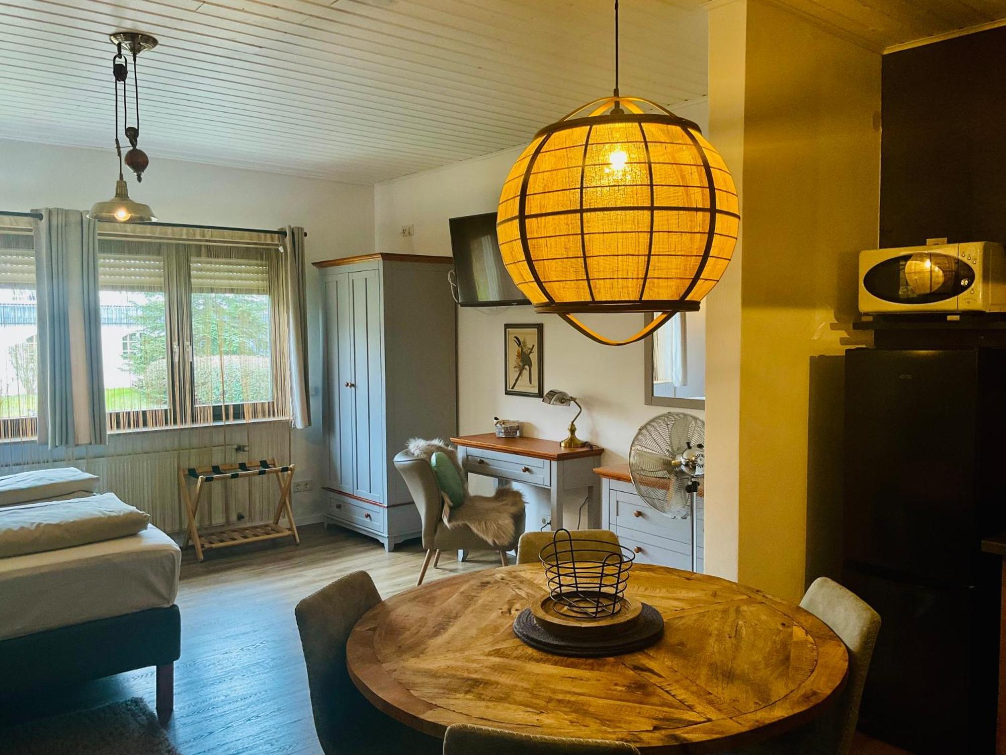 Zu Jeddelohs Bungalows & Apartments -Adult Friendly Gladenbach Exteriör bild